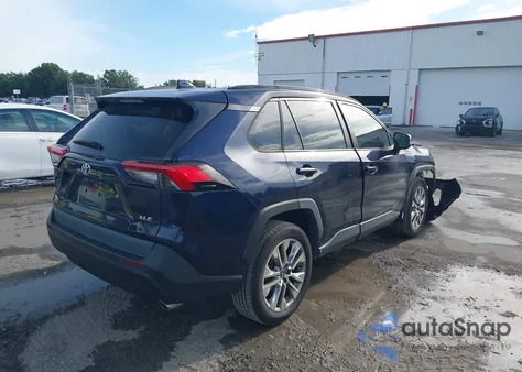 2020 Toyota Rav4 Xle Premium z USA, uszkodzony, nr VIN 2T3C1RFV3LC082616